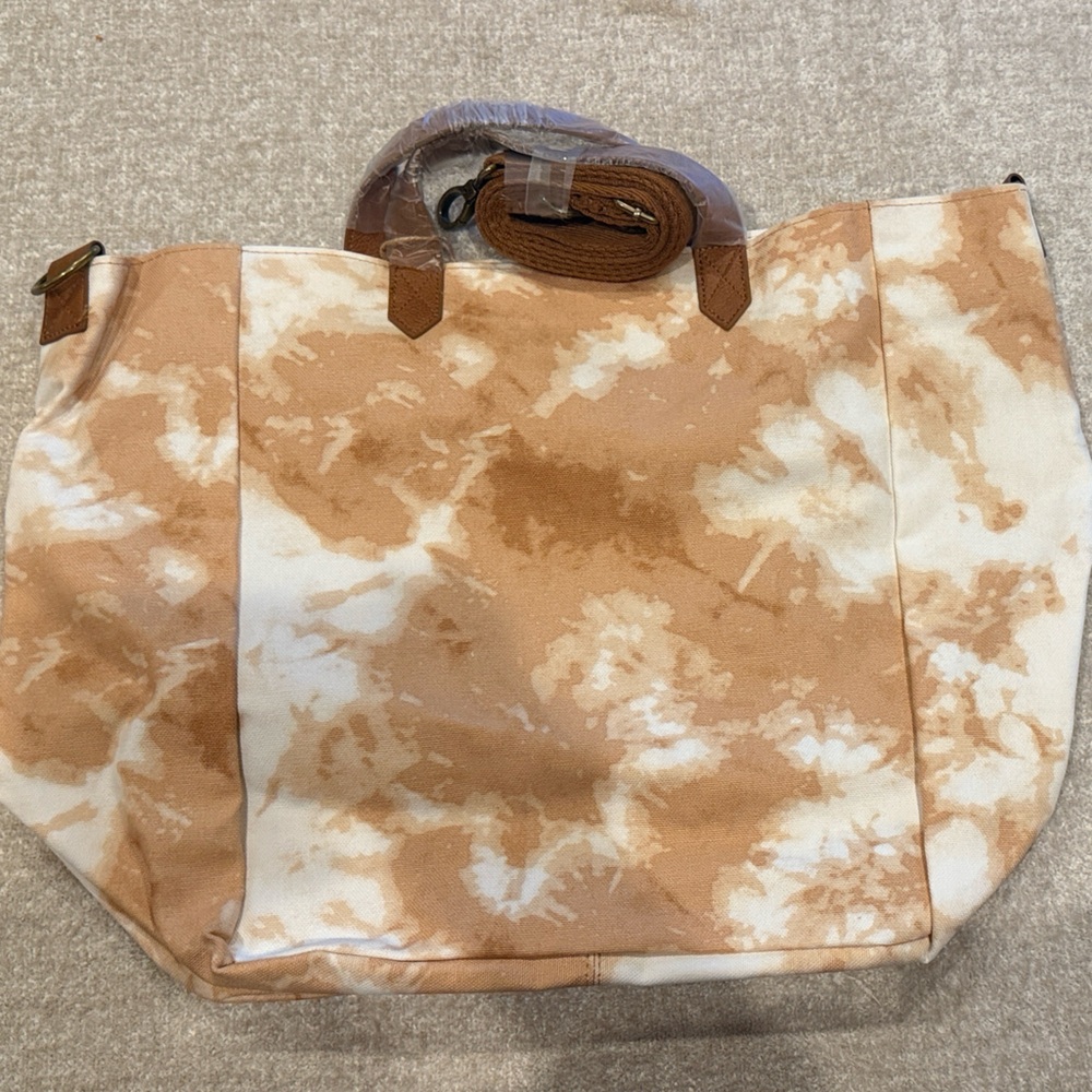 Thirty-One Fawn Tie-Dye Casual Crossbody Tote